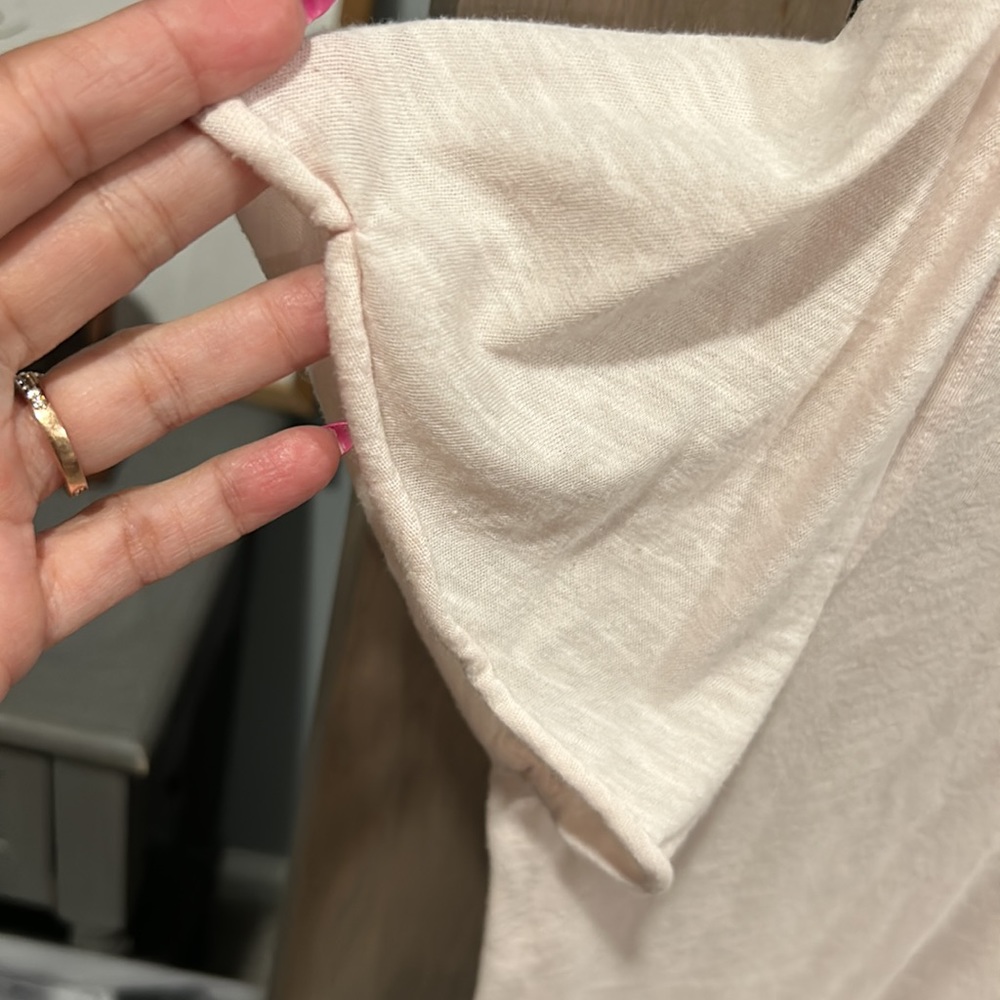 Super cute FREE PEOPLE top! - Picture 5 of 5